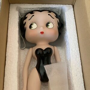 NWT Never been out of Box Vandor Betty Boop with Stand Vintag